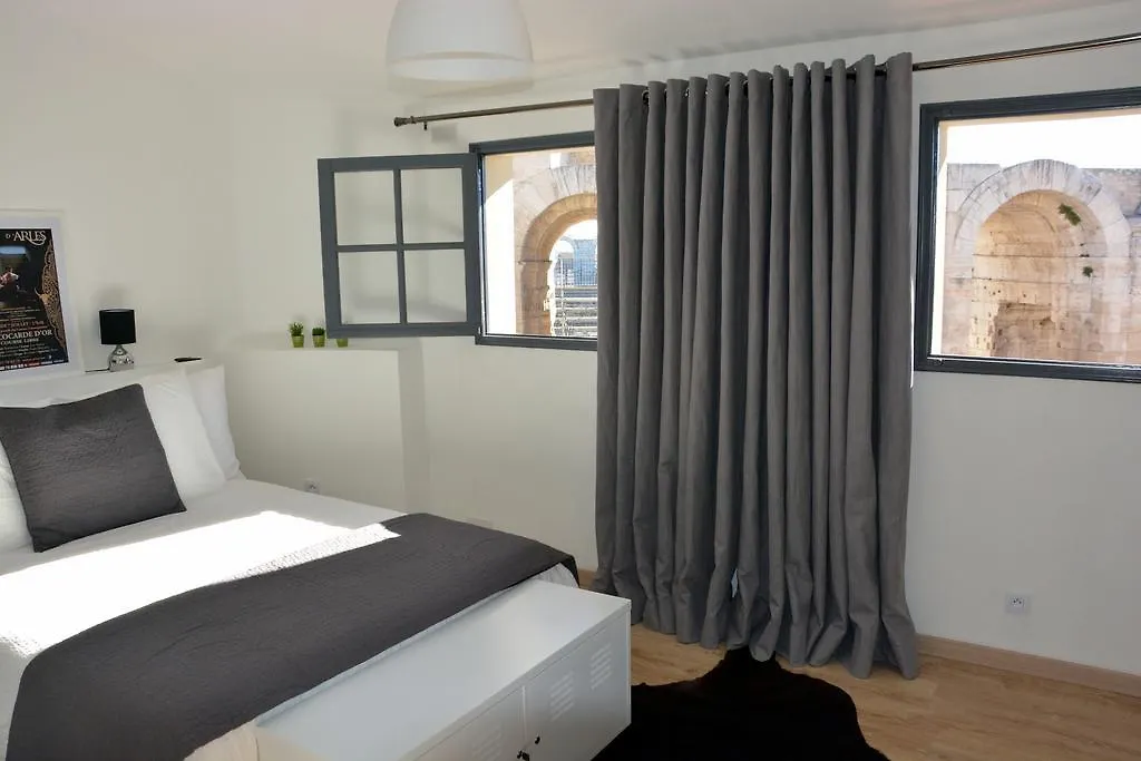 Arles Hideaway - Le Duplex Des Arenes Apartment 0*,